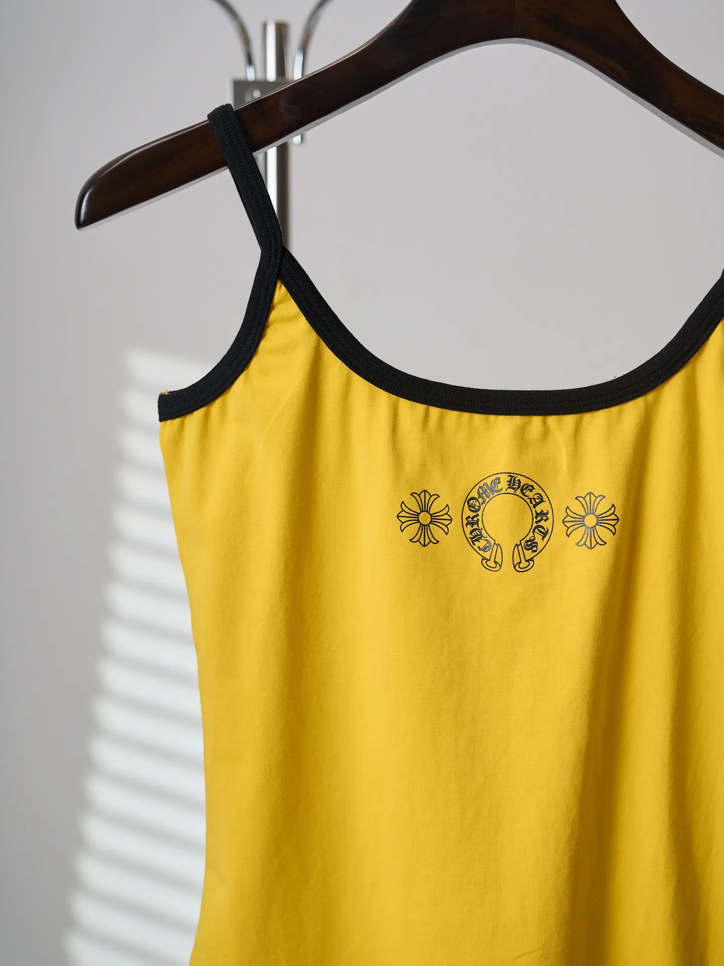【 】Chrome Hearts/ 【In Stock】S M L ， Breathable， 。 ， ， ， 。 Retro ， ， 。 U ， ； ， ， 、 、 。 ， 。 1 ， ， 。 2 ， ， ， 、 ， ，